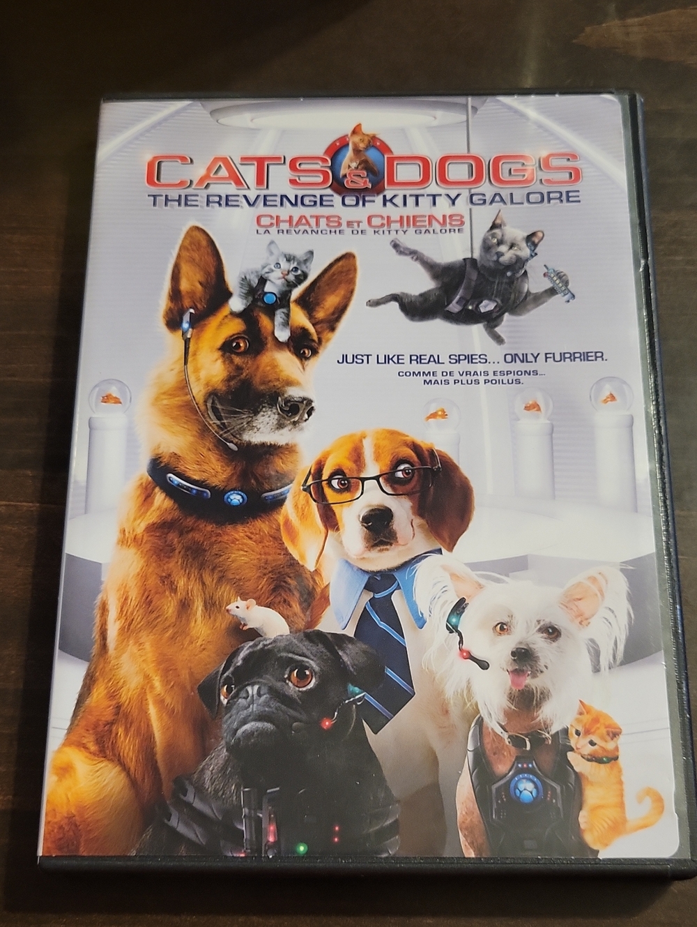 Cats & Dogs: The Revenge of Kitty Galore DVD - White/Cream Cover